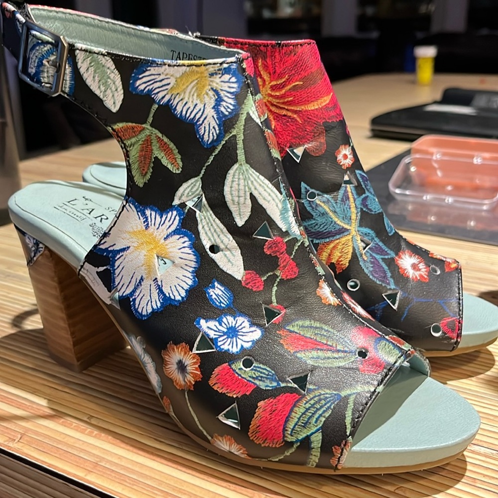 Like new floral heels